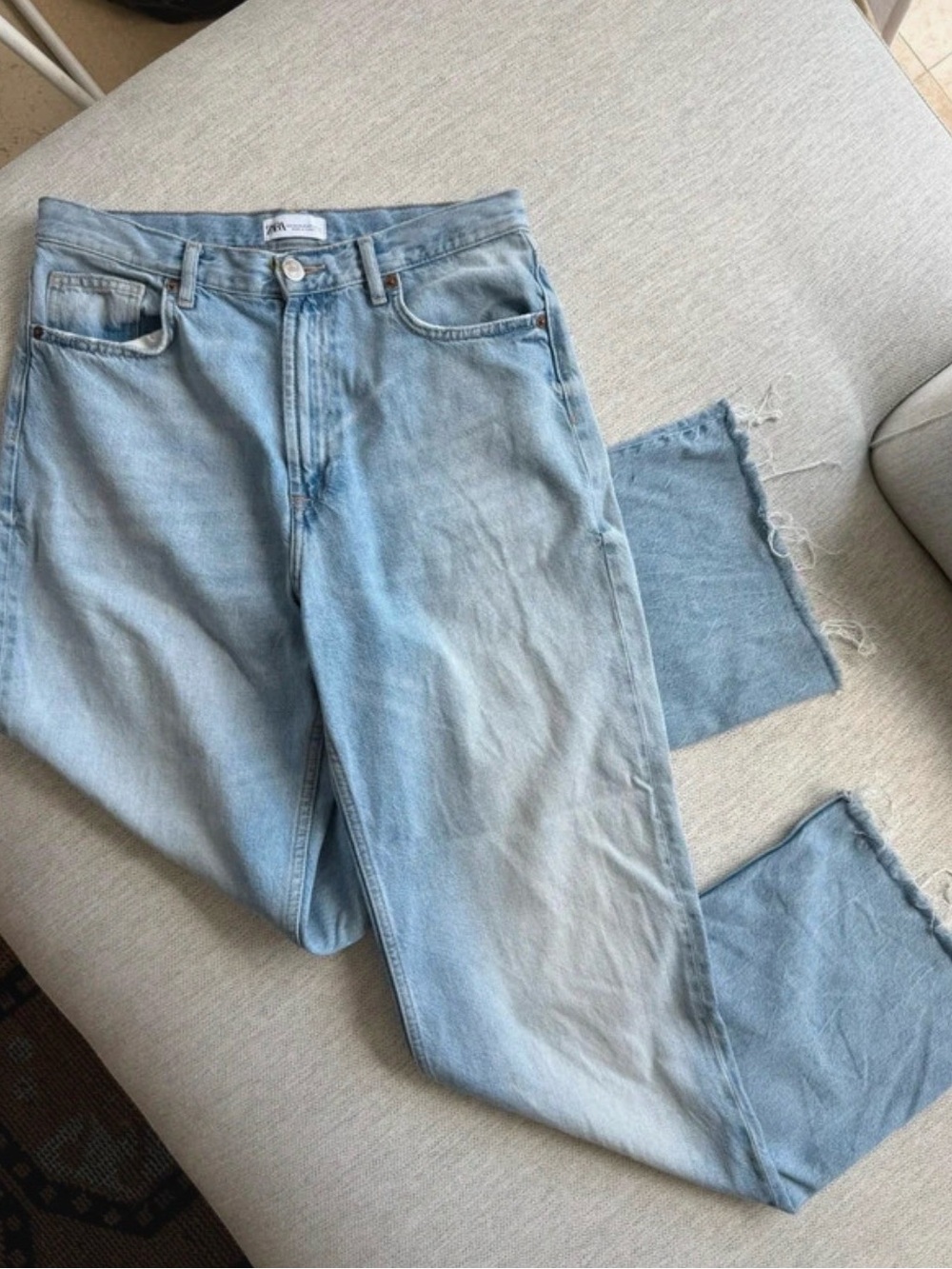 Zara Relaxed Slouchy jeans Size 8 Long Tall (33 in. inseam)